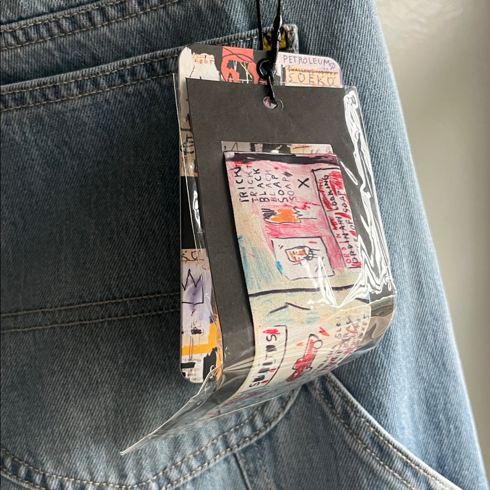 Lee x Jean-Michel Basquiat
Cuffed  Jean - Picture 10 of 10